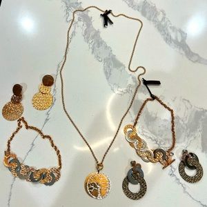 Women’s Costume Jewelry set